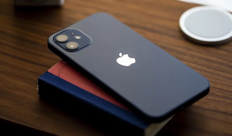 Apple будет проверять iPhone и iPad на детскую порнографию с помощью нейросетей — фото 1