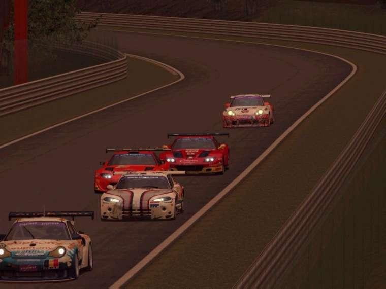 GTR: FIA GT Racing Game — скриншот 3