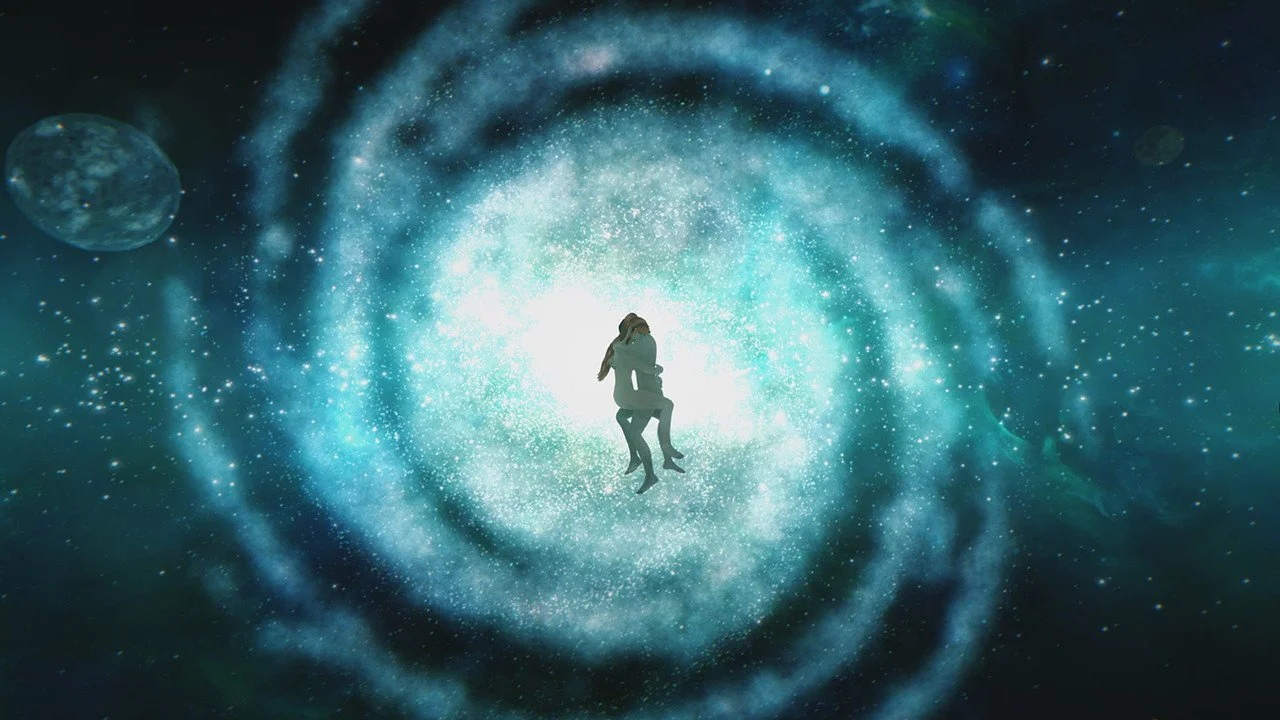 Alone Without Her - кадр 8