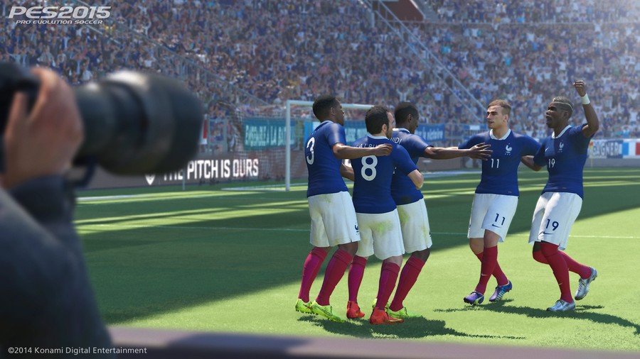 Pro Evolution Soccer 2015 — скриншот 2