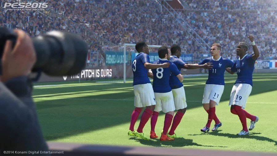 Pro Evolution Soccer 2015 - кадр 1