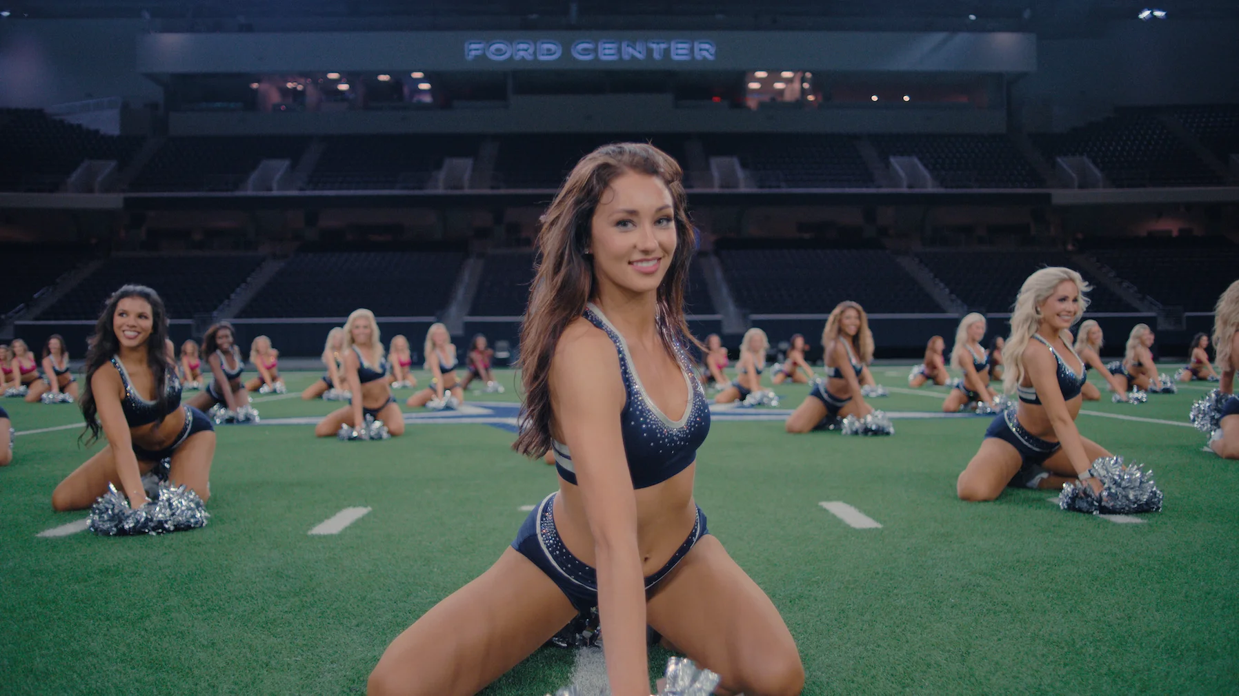 «Любимицы Америки: Чирлидеры Dallas Cowboys» (America’s Sweethearts: Dallas Cowboys Cheerleaders) - кадр 2