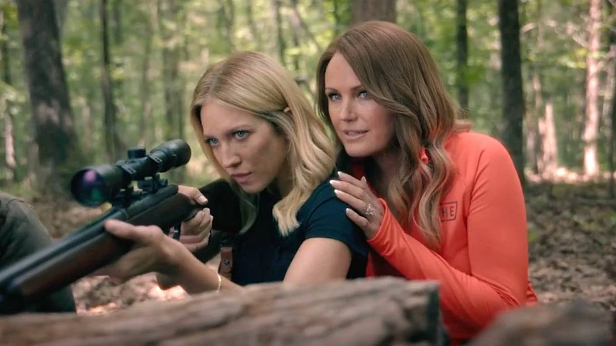 «Жёны на охоте» (The Hunting Wives) — скриншот 5