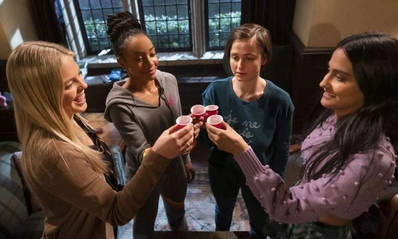 «Сексуальная жизнь студенток» (The Sex Lives of College Girls) - кадр 3