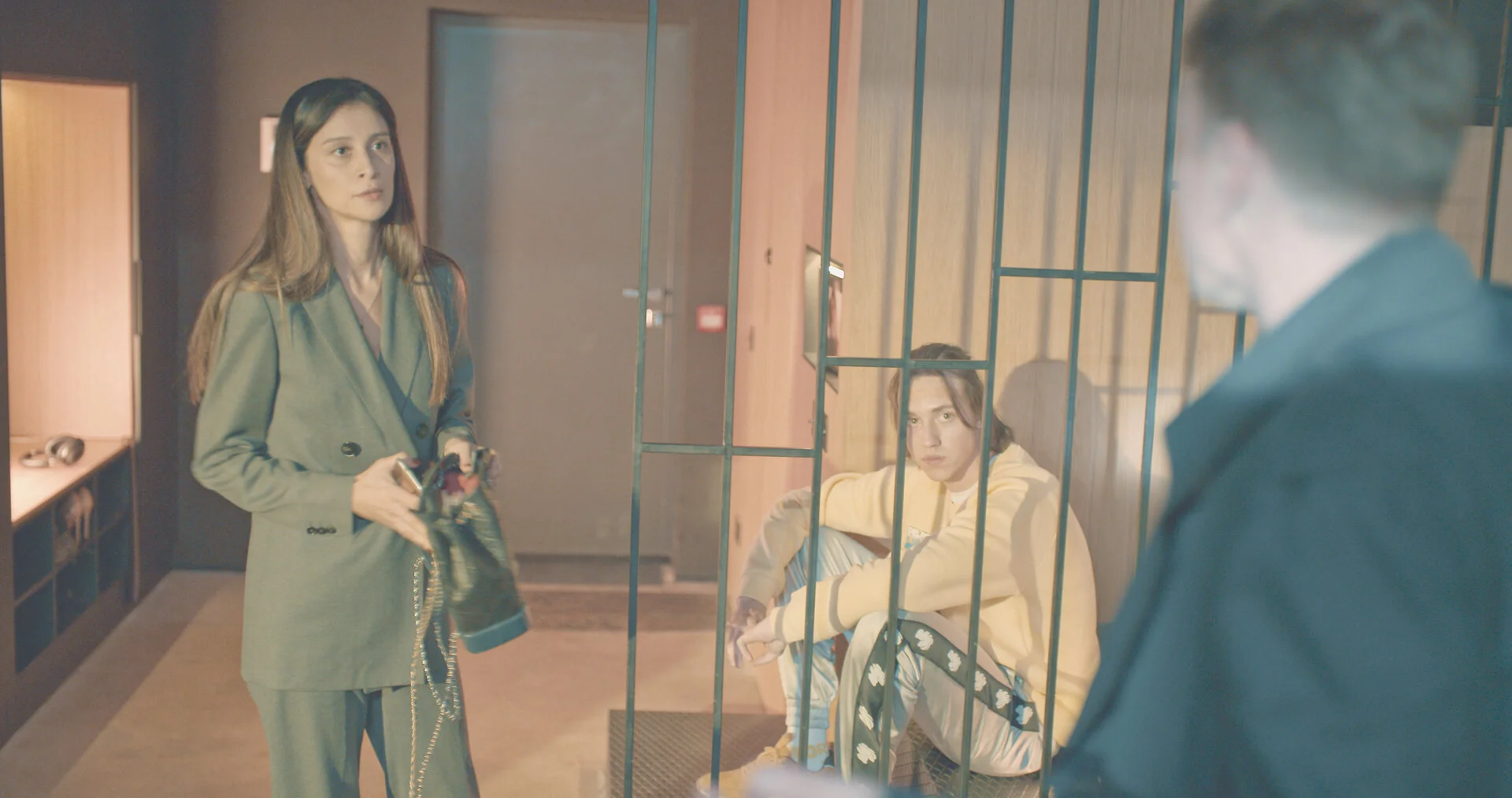 «Контакт» - кадр 2