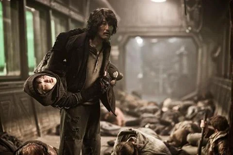 «Сквозь снег» (Snowpiercer) - кадр 8