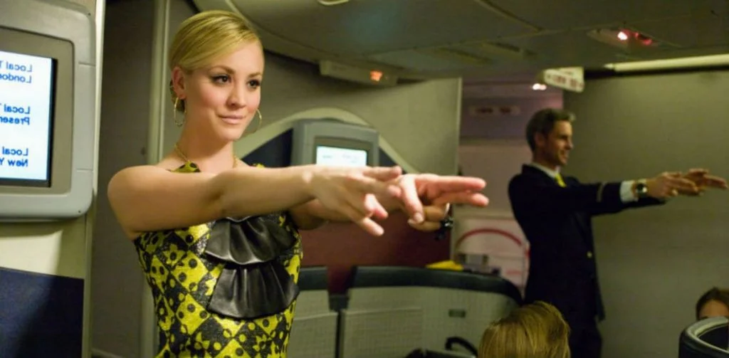 «Бортпроводница» (The Flight Attendant) — скриншот 1