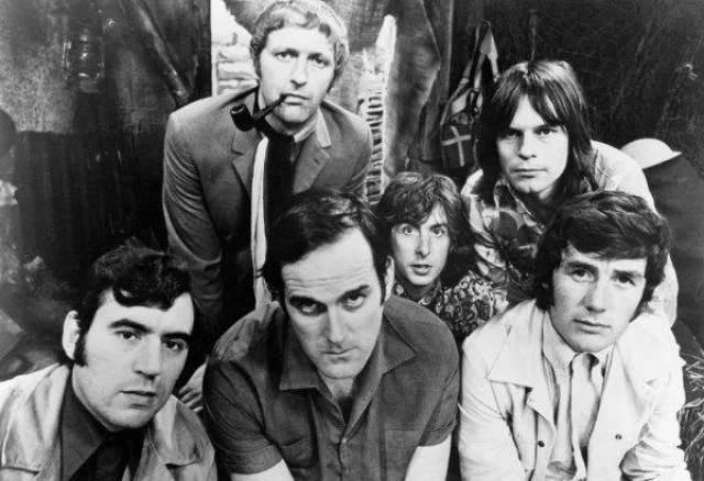 «Летающий цирк Монти Пайтона» (Monty Python’s Flying Circus) - кадр 1