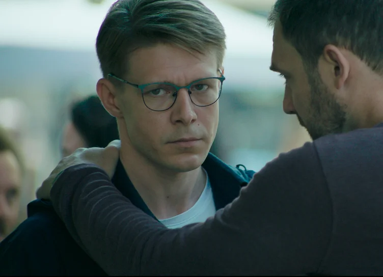 «Оффлайн» - кадр 10