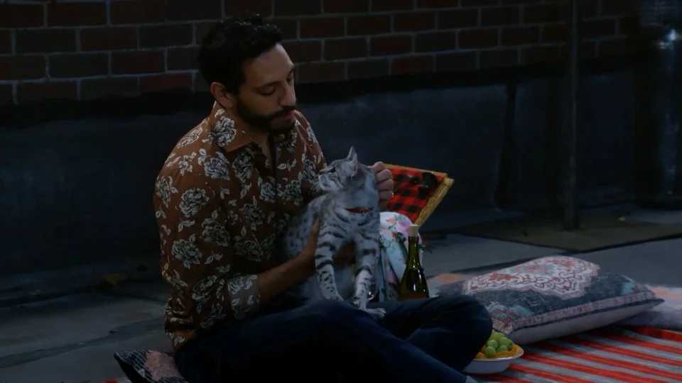 «Зовите меня Кэт» (Call Me Kat) - кадр 3