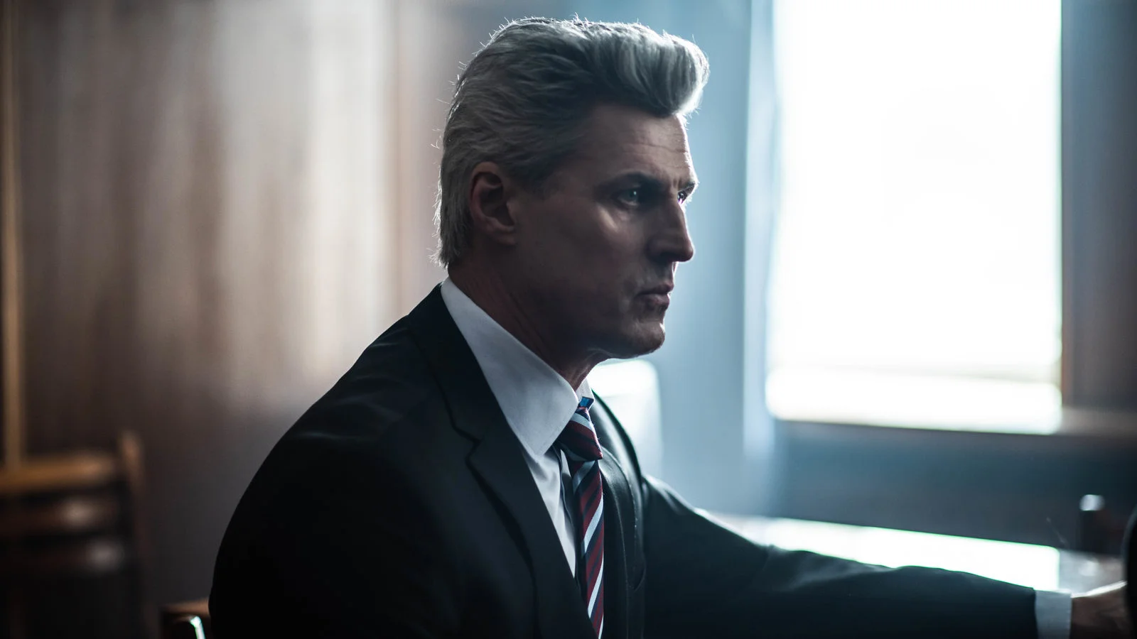 «Женщина, которая умеет хранить тайны» / «Русские» - кадр 3