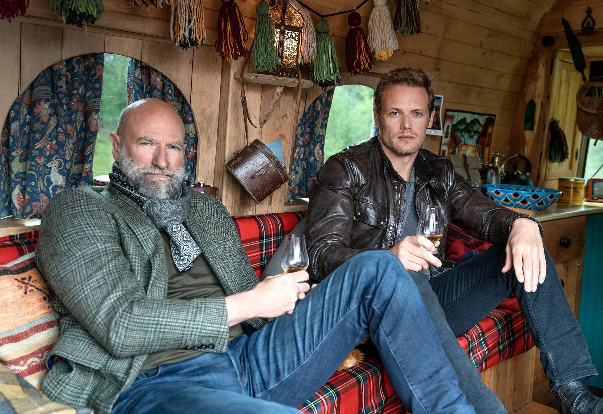 «Мужчины в килтах» (Men in Kilts: A Roadtrip with Sam and Graham) - кадр 3